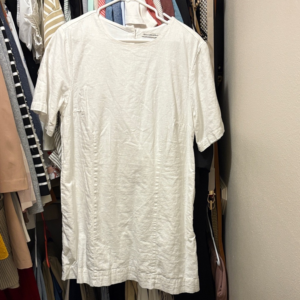 Abercrombie & Fitch White Short Sleeve Tee